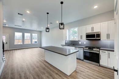 7713 Sealey St, Houston, TX 77088 - photo 6