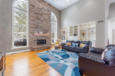 201 Raleigh Ct, Aurora, OH 44202 - photo 2