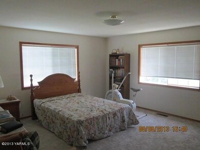 John Skidmore--Richards Rd 007