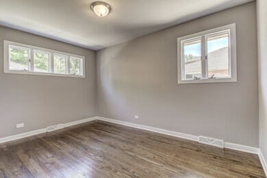 473 N Highview Ave, Elmhurst, IL 60126 - photo 5