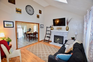 1 Weaver St, West Wareham, MA 02576 - photo 3