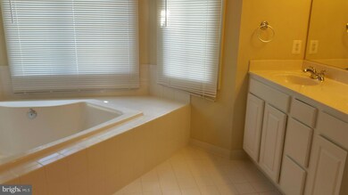 5987 Meadow Brook Dr, Burke, VA 22015 - photo 5