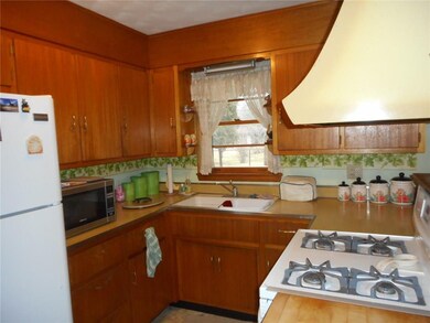 612 Phillips Dr, Anderson, IN 46012 - photo 7