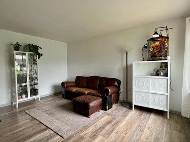 349 Lombard Rd, Columbus, OH 43228 - photo 4