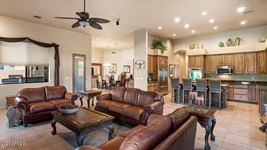 Family Room_Kitchen