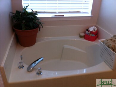 Master Garden Tub