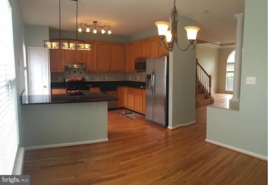 13273 Coppermill Dr, Herndon, VA 20171 - photo 6