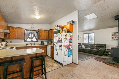 135 SW Mckinley Ave, Bend, OR 97702 - photo 3