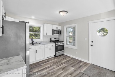 12-726-E-Gier-St-WindowStill-Real-Estate