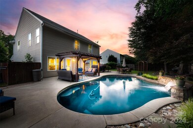 780 Virginia Pine Ln, Clover, SC 29710 - photo 5