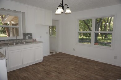 302 Main St, West Point, AR 72178 - photo 3