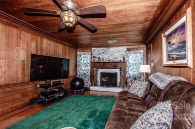 341 N Bost St, Statesville, NC 28677 - photo 5