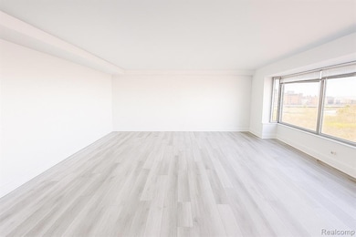 East Cooperative Lafayette unit 1209, Detroit, MI 48207 - photo 2