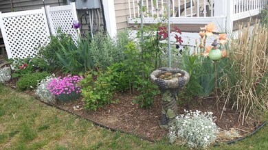 48 D St unit End, Whitinsville, MA 01588 - photo 4