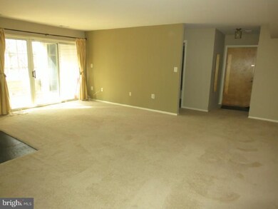 110 Biscayne Ct unit 6, Princeton, NJ 08540 - photo 2