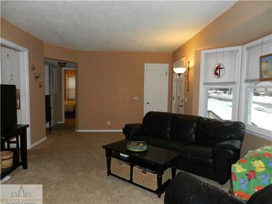 550 S Dexter Dr, Lansing, MI 48910 - photo 7