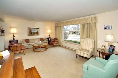 834 S Prospect Ave, Elmhurst, IL 60126 - photo 6