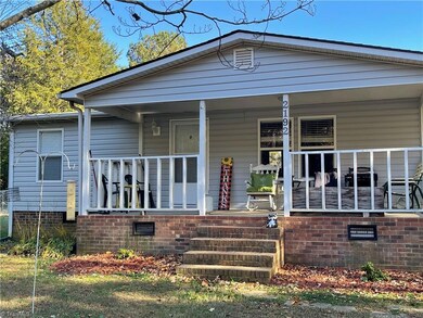 2192 Woodfield Dr, Sophia, NC 27350 - photo 5