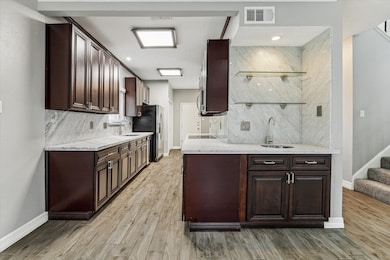 9400 Doliver Dr unit 60, Houston, TX 77063 - photo 5