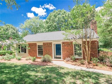 Quaint and cozy living in Brandon Forest!