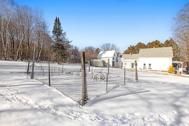 205 Pleasant St, Franklin, NH 03235 - photo 4