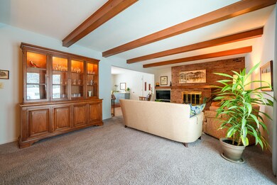 18. Living Room 2