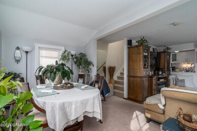 1512 8th Ave N, Grand Forks, ND 58203 - photo 3