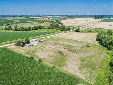 9284 W Ave, Columbus Junction, IA 52738 - photo 4