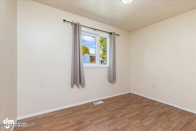15-Bedroom 2 20240604-DW-4032