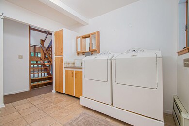 Main Floor - Entrance / Mud Room