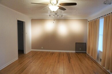 1565 Carol Ln, Wichita Falls, TX 76302 - photo 3