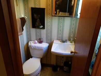 2741 recroom bath
