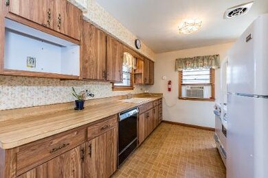 1813 Walnut St, Waukegan, IL 60087 - photo 3