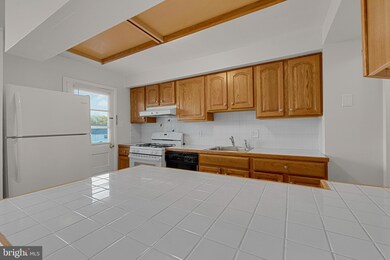 619 Kingston Rd, Middle River, MD 21220 - photo 5