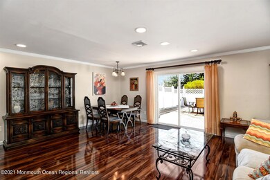 05-Living Room & Dining Room