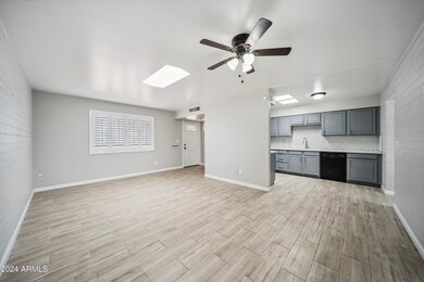 10619 W Hope Dr00016