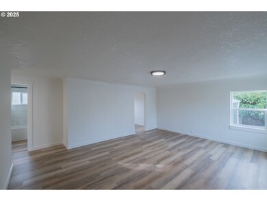 2194 Vaughn Ave NE, Salem, OR 97305 - photo 5