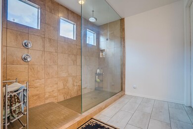 50 Master shower b