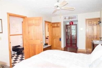 1915 Beacon St unit 2, Brookline, MA 02445 - photo 6