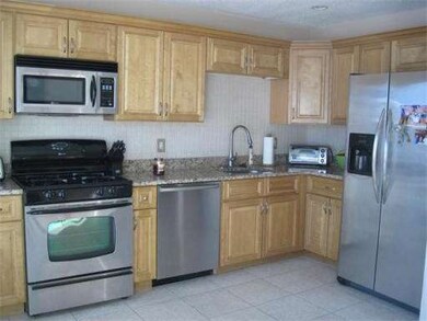 85 Tennis Plaza Rd unit 10, Dracut, MA 01826 - photo 2