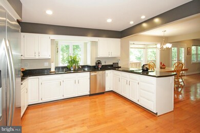 3521 Majestic Pine Ln, Fairfax, VA 22033 - photo 7