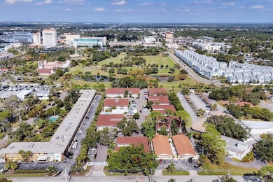 2121 Wood St unit 110, Sarasota, FL 34237 - photo 2