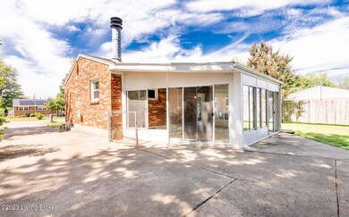 9203 Burlwood Ct, Louisville, KY 40229 - photo 5