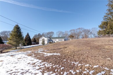 14 Stuart St, Westerly, RI 02891 - photo 3