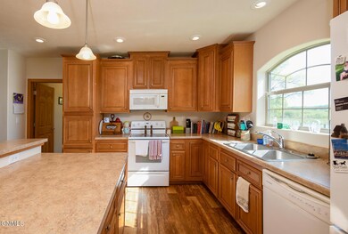 8320 Willow Rd N, Mandan, ND 58554 - photo 3