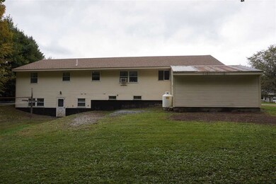 521 Colonial Dr, White River Junction, VT 05001 - photo 5