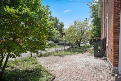 404_Forest_Columbus-7