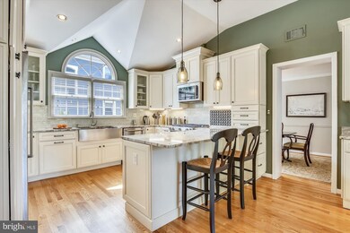 2117 Reynolds St, Falls Church, VA 22043 - photo 5