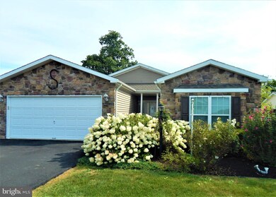 3 Songbird Ct, Bechtelsville, PA 19505 - photo 2