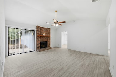 1746 Glencairn Ln, Lewisville, TX 75067 - photo 6